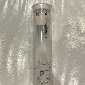 It Cosmetics Heavenly Skin Brush #701